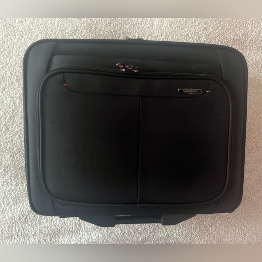 Samsonite Unisex-Adult Solid Luggage- Carry-On Luggage
